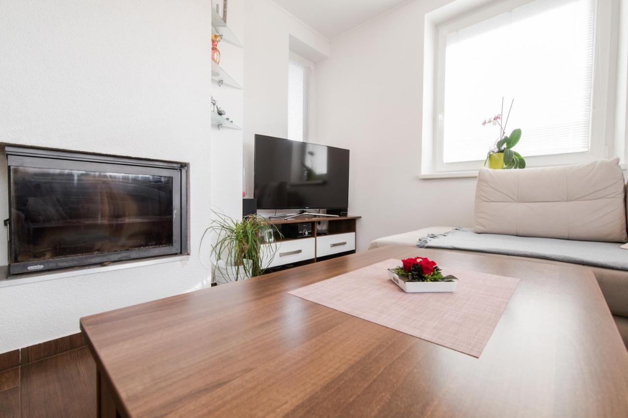 Apartmany Butterfly Bešeňová Eksteriør billede